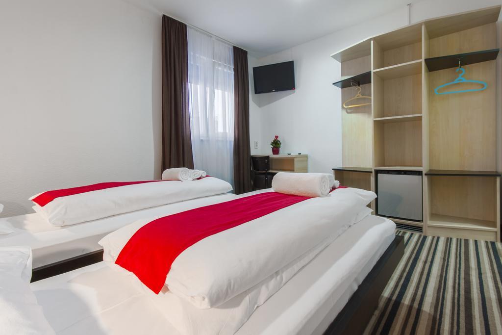 Parkcity Rooms シベニク エクステリア 写真