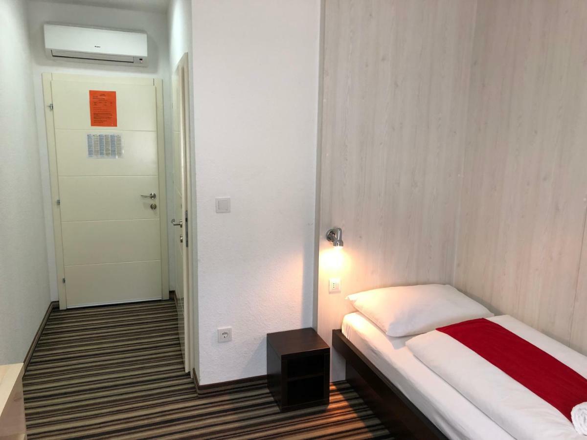 Parkcity Rooms シベニク エクステリア 写真